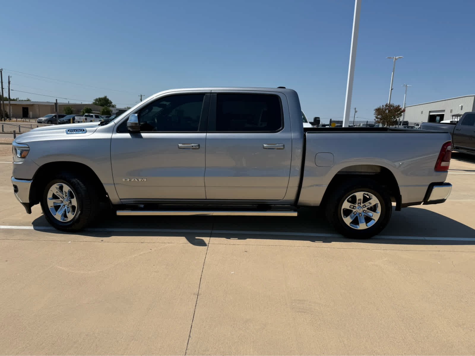 Used 2023 Billet Silver Metallic Clearcoat Ram Laramie image 10