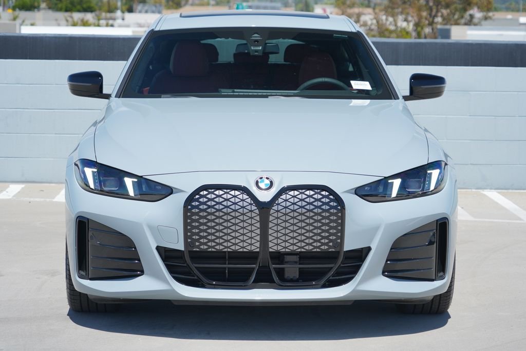 New 2026 Brooklyn Grey Metallic BMW xDrive40 image 2