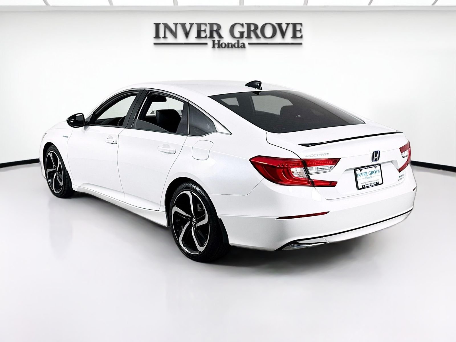 Used 2022 Platinum White Pearl Honda Sport image 7