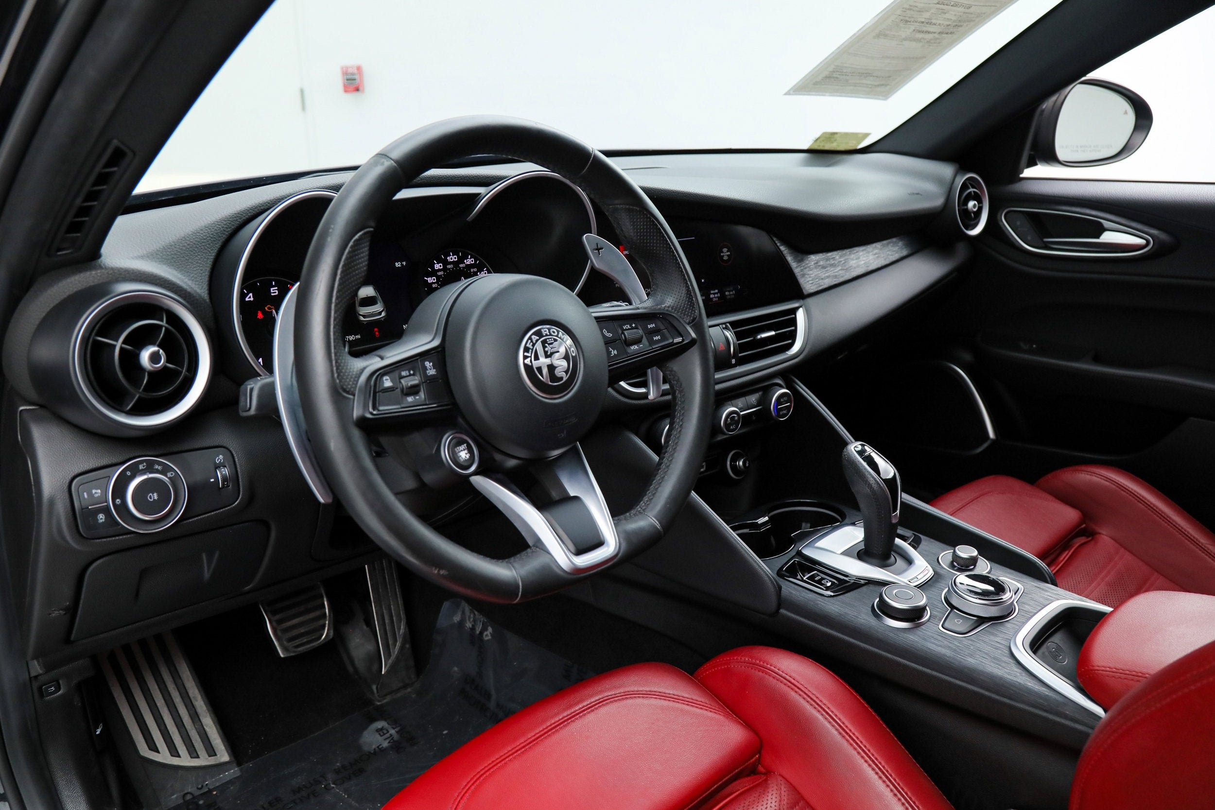 Used 2022 Black Alfa Romeo  image 18