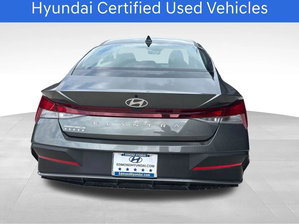 Certified Pre-Owned 2025 Hyundai Elantra SE