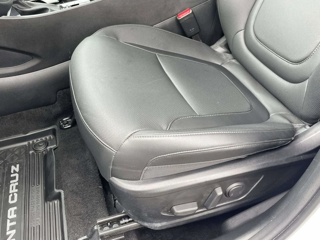 Certified Used 2025 White Hyundai XRT image 13
