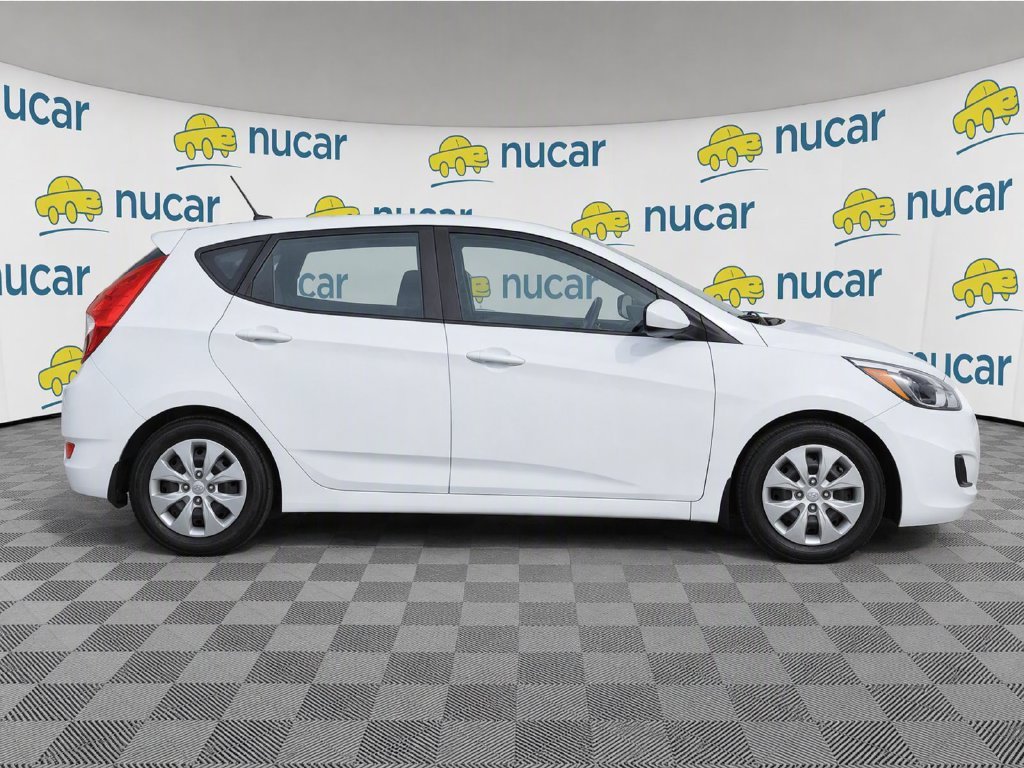 Used 2017 White Hyundai SE image 8