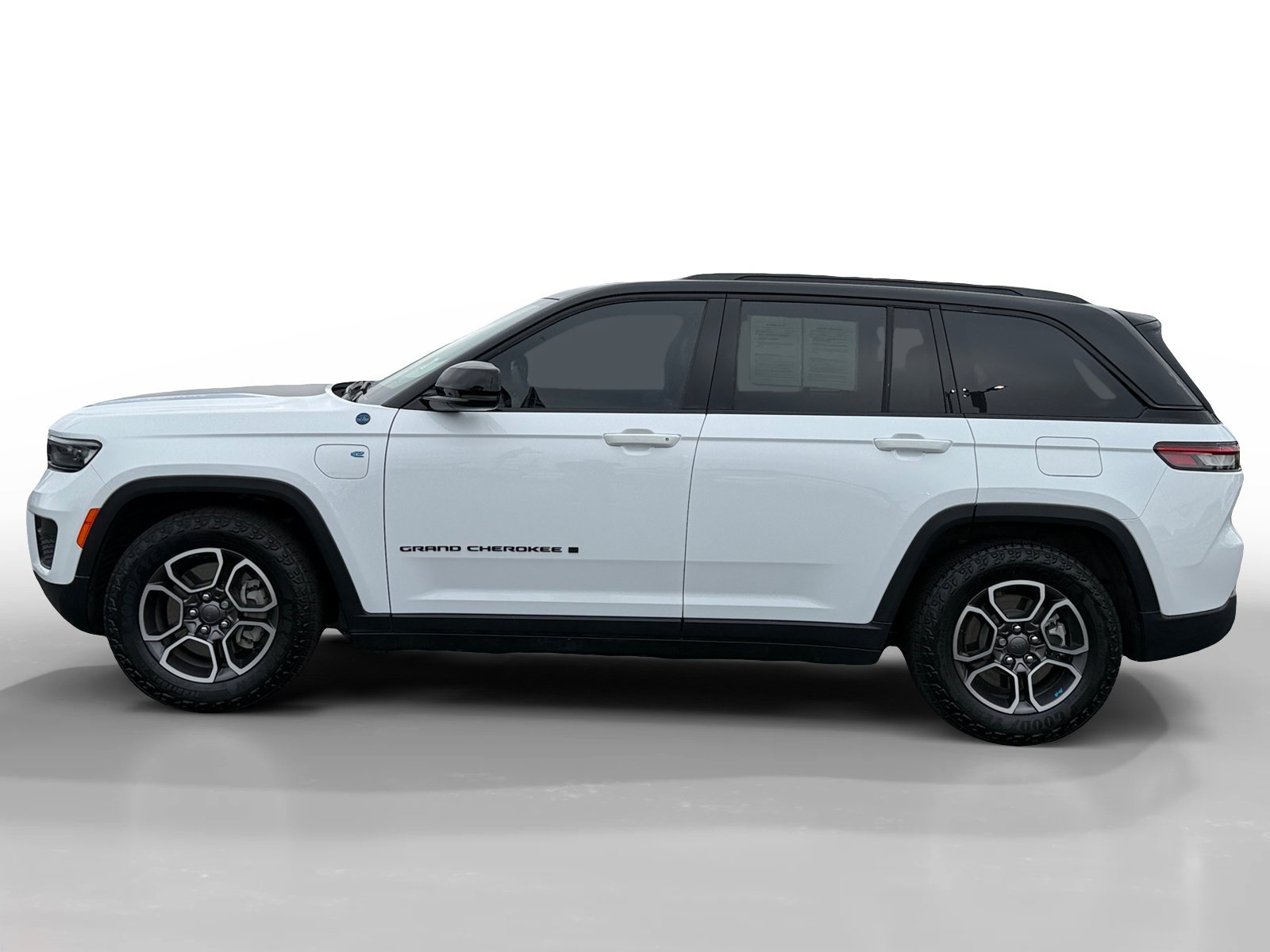 Used 2022 Bright White Clearcoat Jeep Trailhawk 4xe image 2
