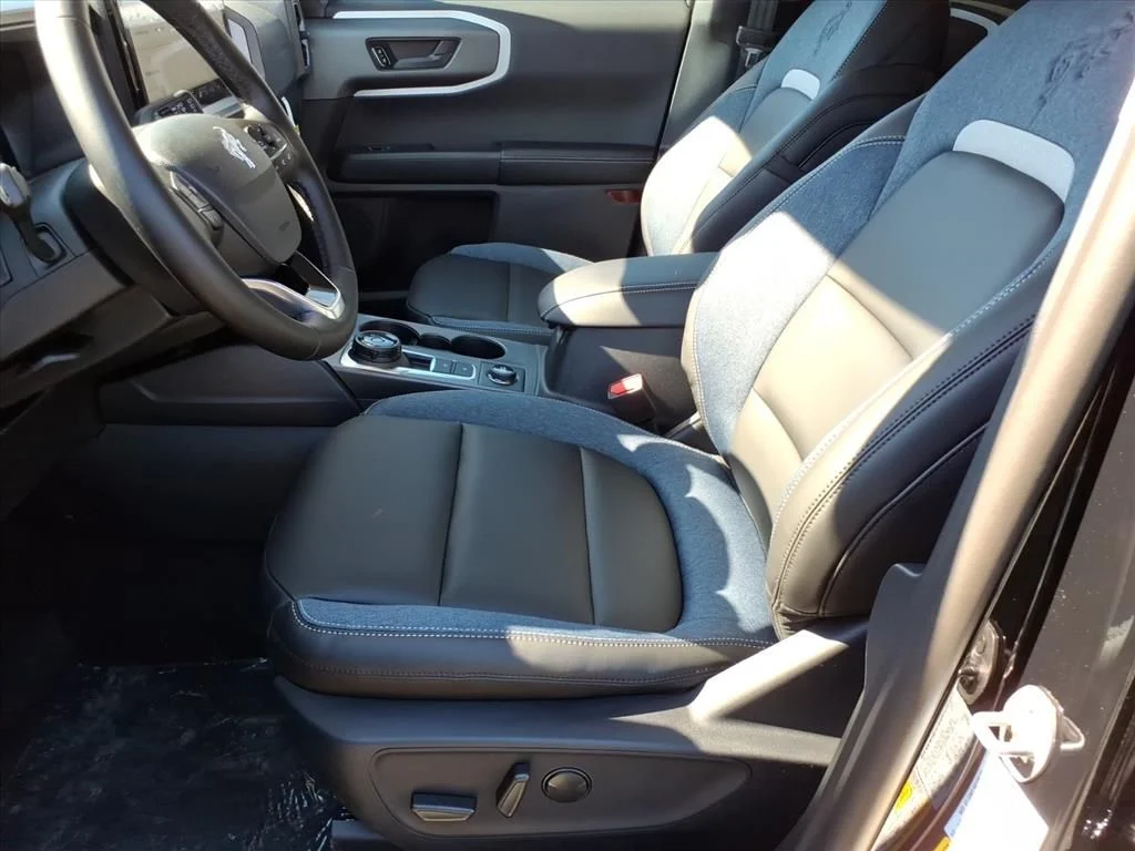 New 2025 Shadow Black Ford Outer Banks® image 13