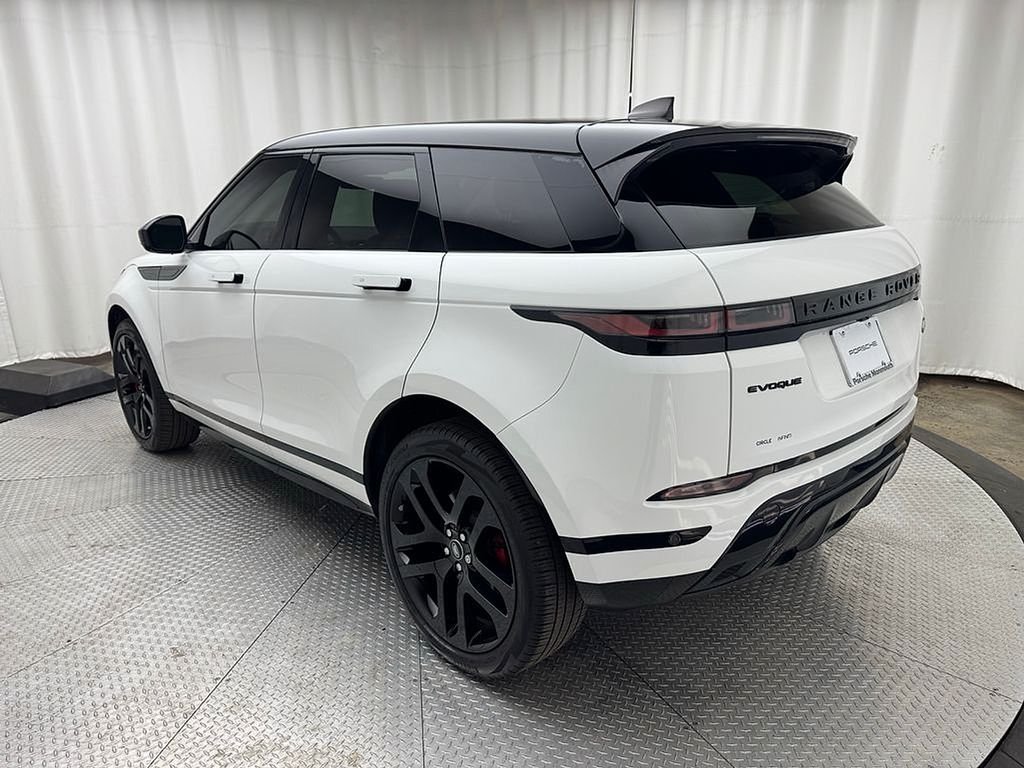 Used 2023 Fuji White Land Rover R-Dynamic SE image 3