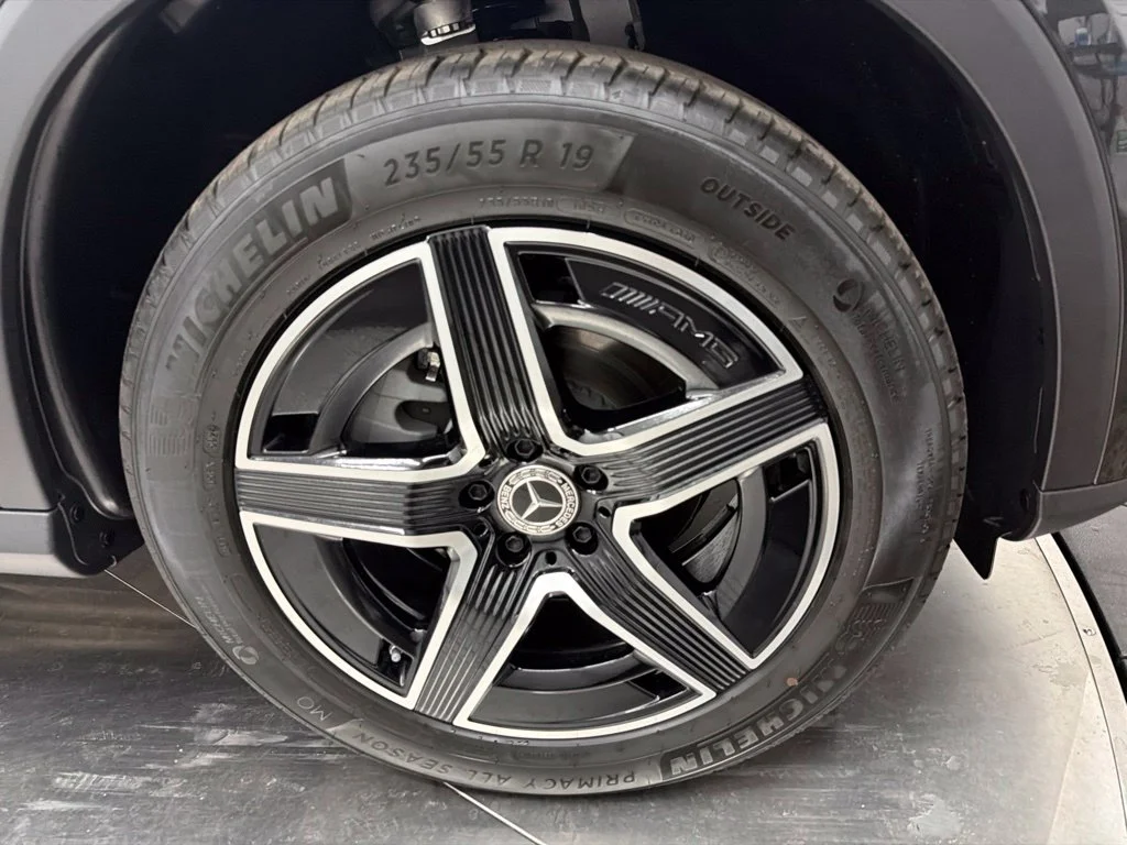 New 2027 Gray Mercedes-Benz GLC 300 image 9