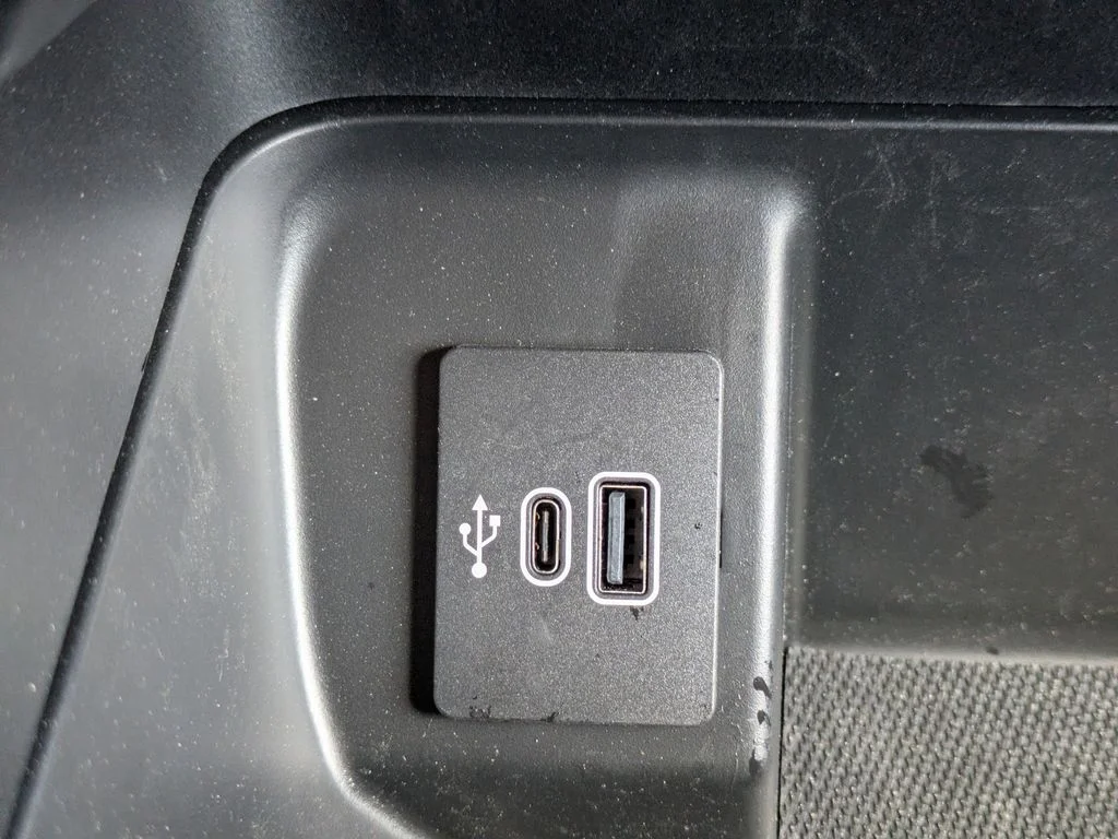 New 2026 Agate Black Metallic Ford XLT image 22