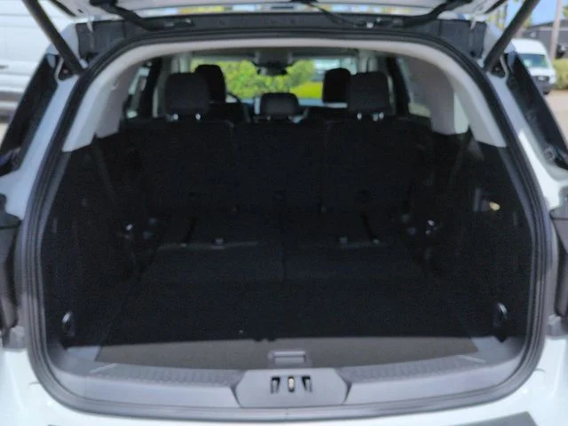 New 2026 Star White Metallic Tri-Coat Ford Active image 13