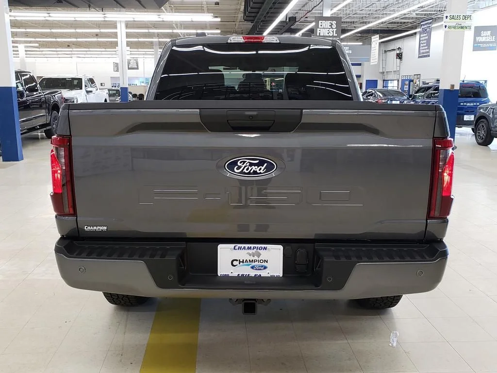 New 2026 Carbonized Gray Metallic Ford XLT image 7