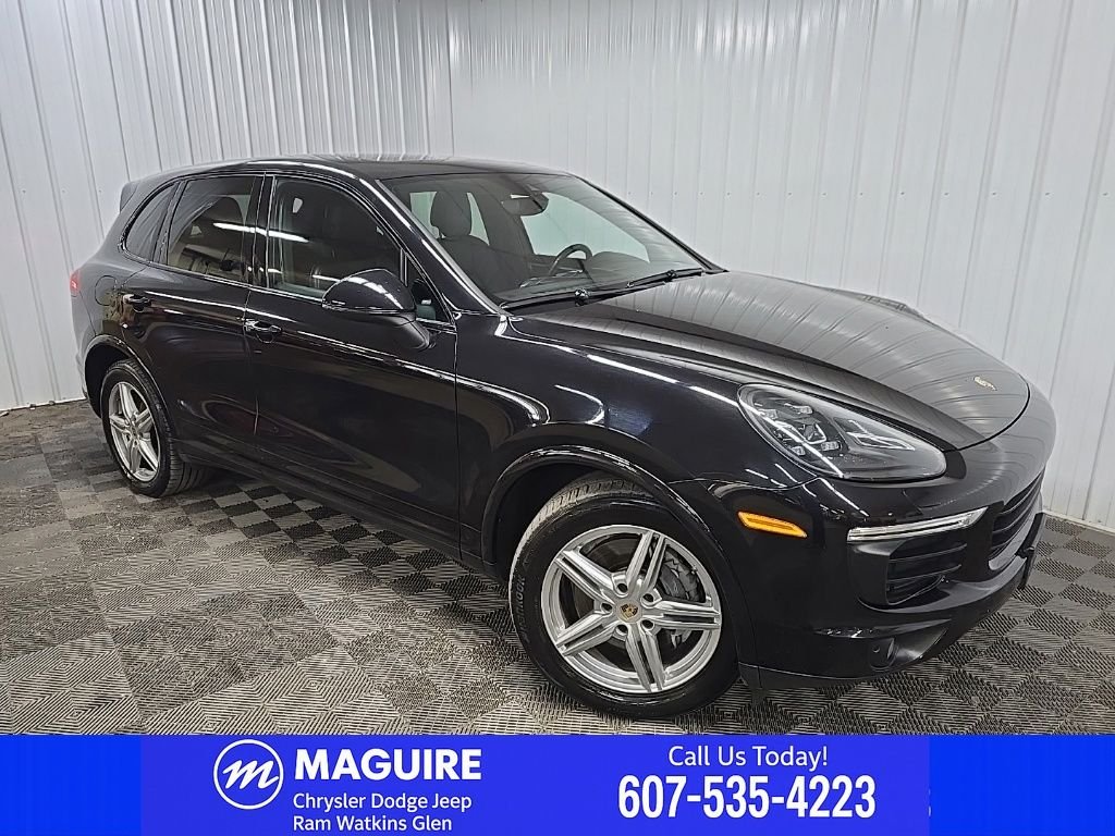 Used 2017 Moonlight Blue Metallic Porsche Base image 9