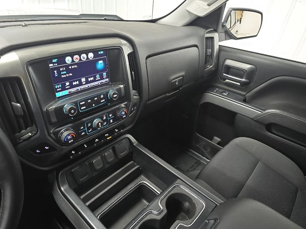 Used 2017 Silver Chevrolet LT image 28