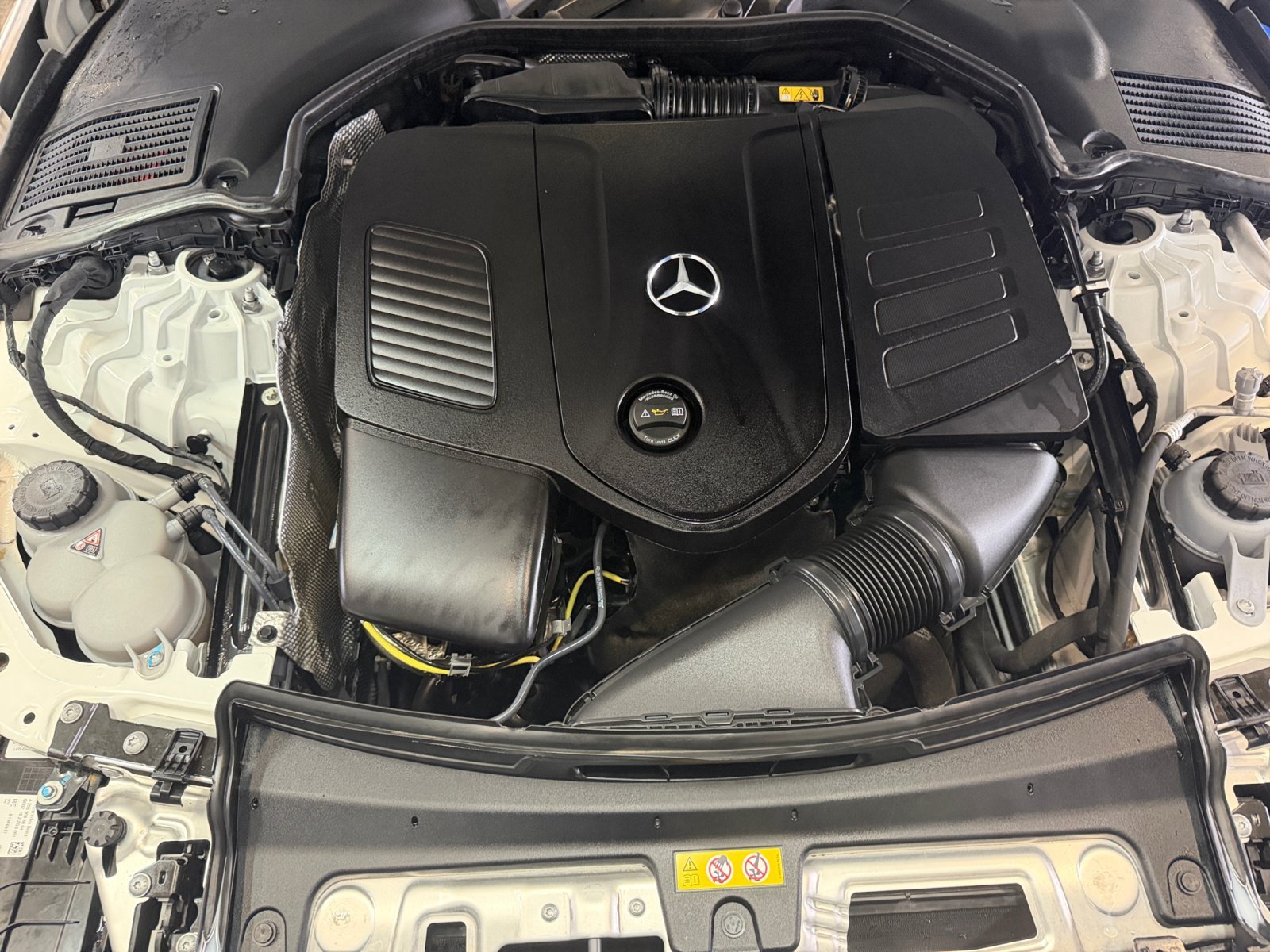Used 2025 Polar White Mercedes-Benz C 300 image 20