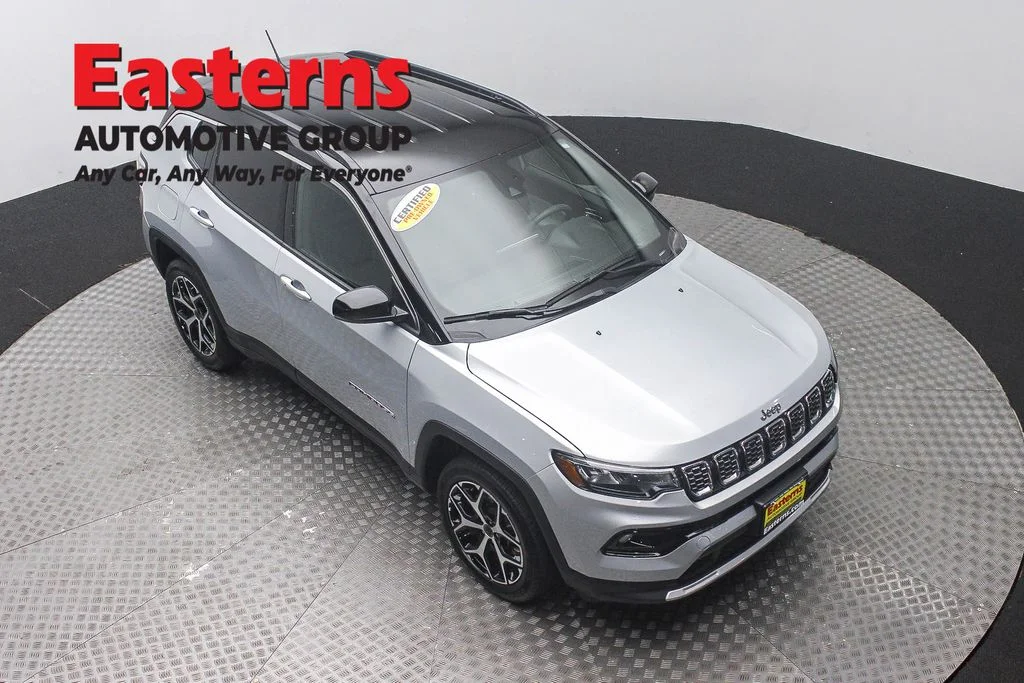 Used 2025 Silver Jeep Limited image 3