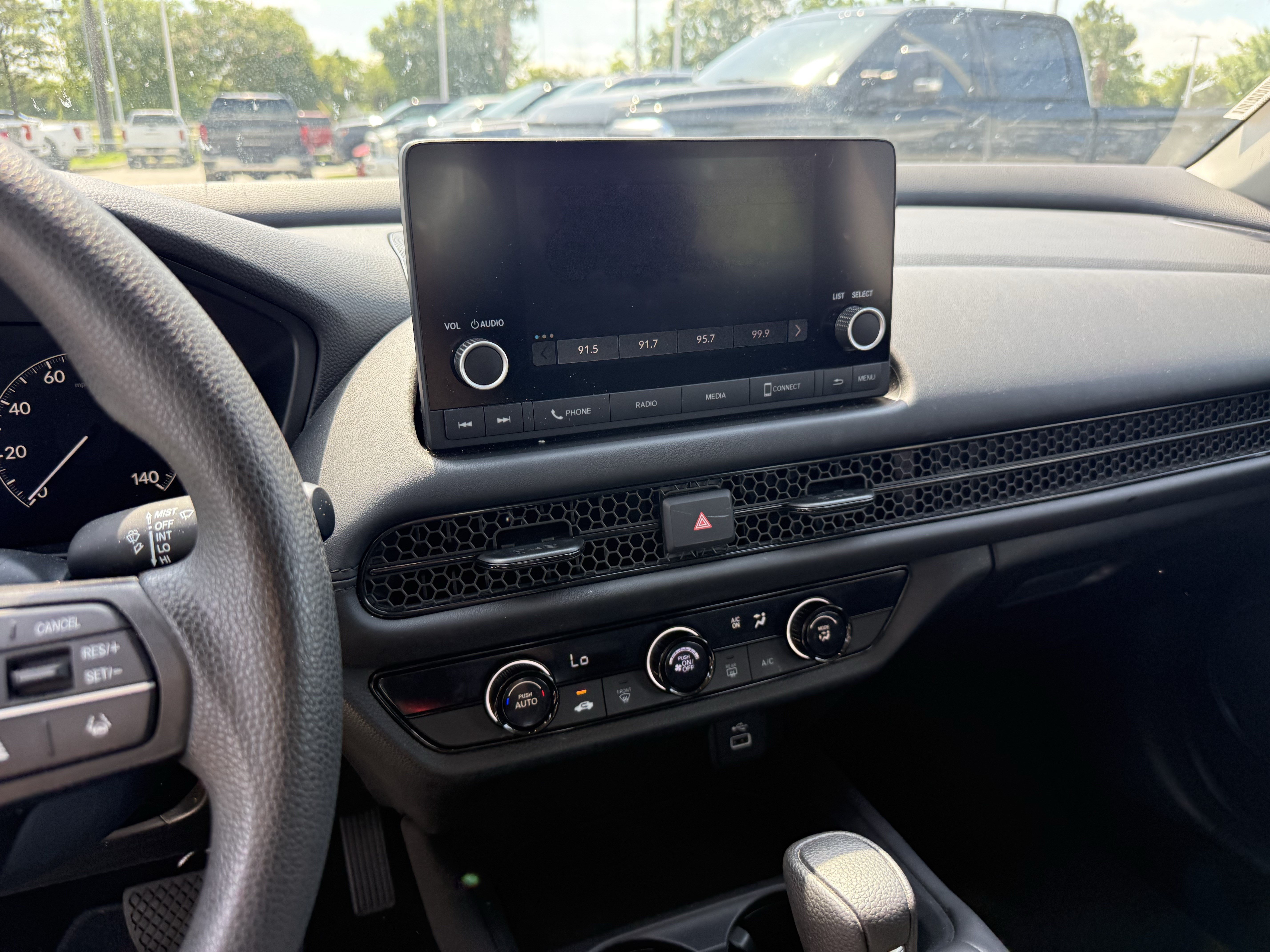 2025 Honda HR-V LX - Photo 18