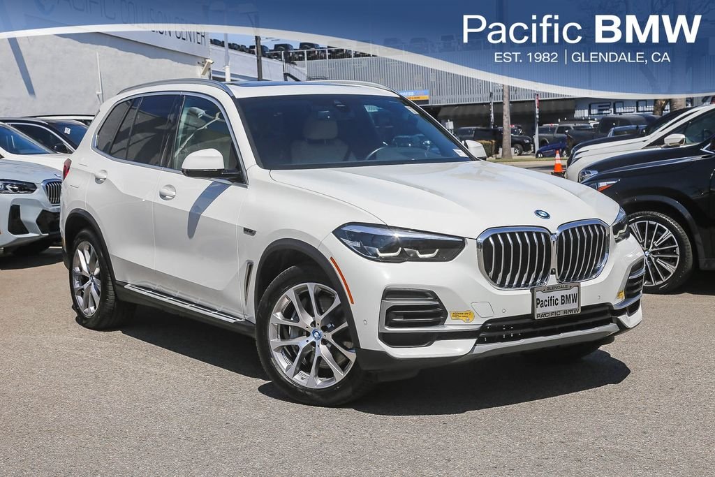 2022 BMW X5 xDrive45e's photo