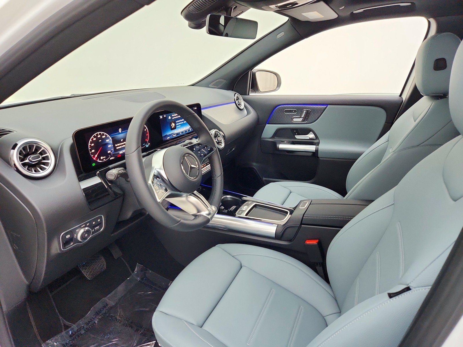 New 2026 Polar White Mercedes-Benz GLA 250 SUV image 16