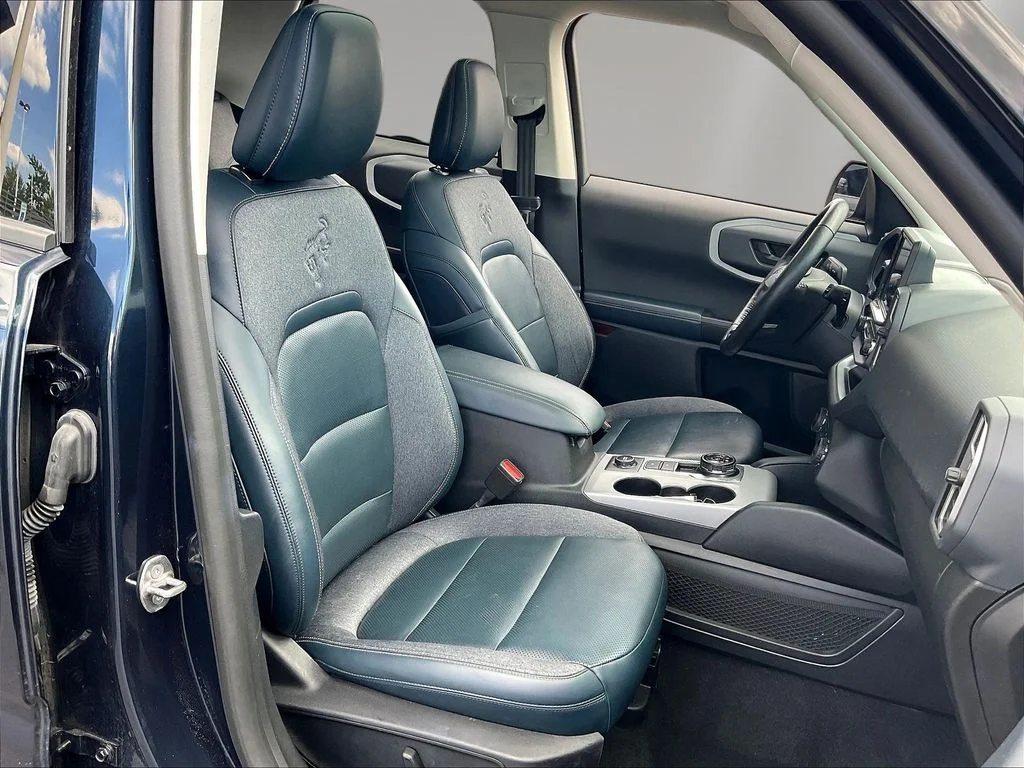 Used 2021 Blue Metallic Ford Outer Banks image 29