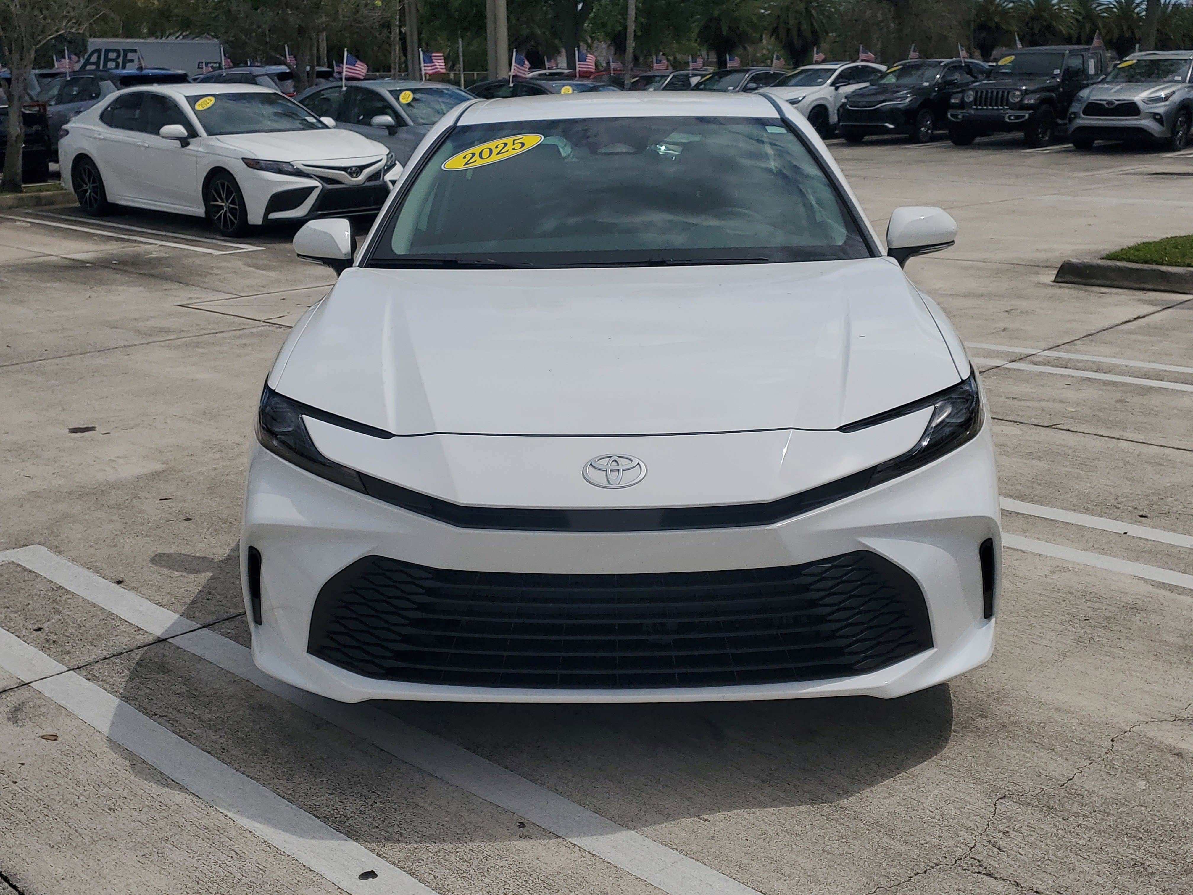 Used 2025 Ice Toyota LE image 8