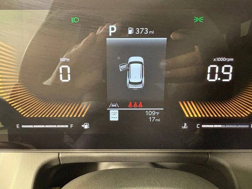 New 2027 Frost Blue / Black Roof Kia X-Line S image 26