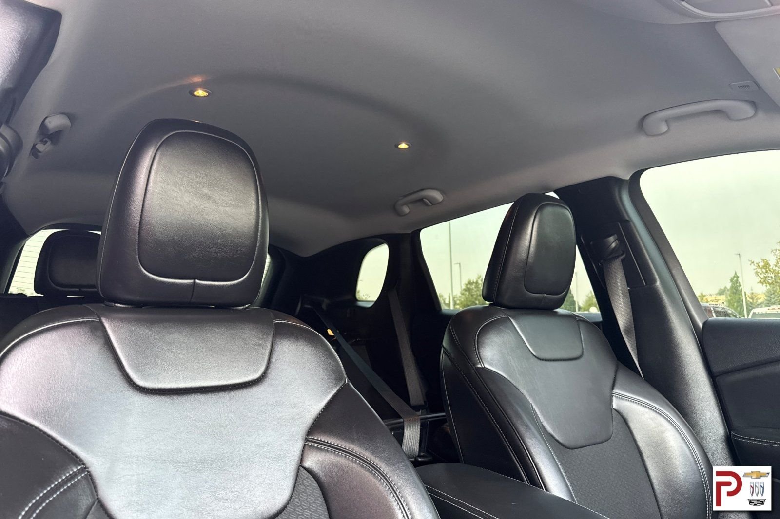 Used 2019 Gray Jeep Latitude Plus image 19