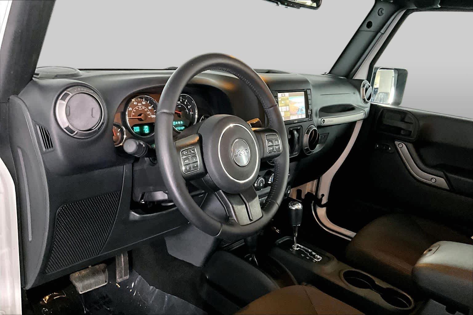 Used 2018 Bright White Clearcoat Jeep Sport S image 18