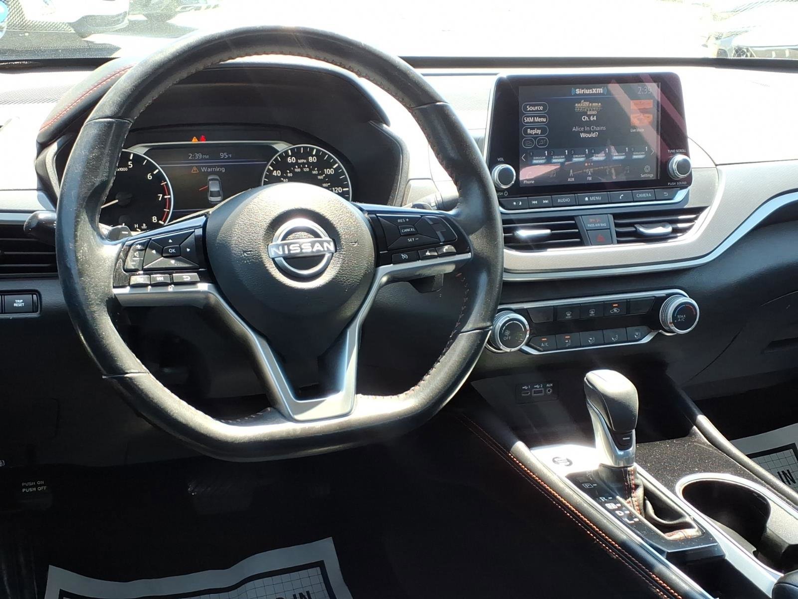 Used 2024 Glacier White Nissan 2.5 SR image 3