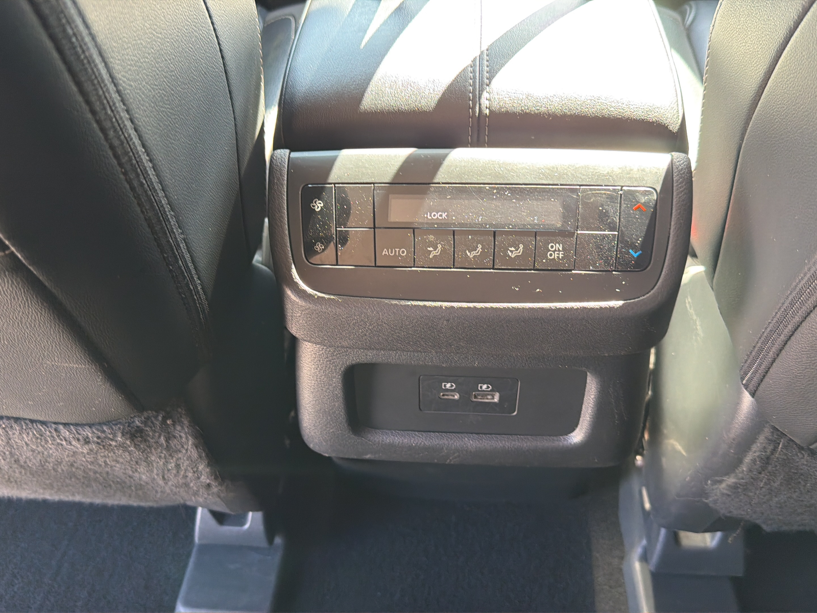 Used 2023 White Nissan SL image 34