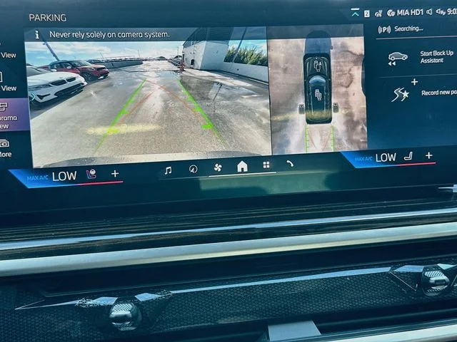 Used 2025 Green BMW xDrive40i image 14