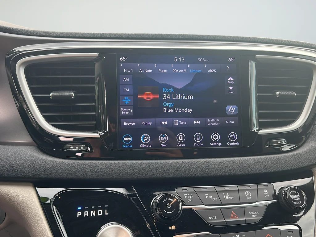 Used 2020 White Chrysler Touring L Plus image 15