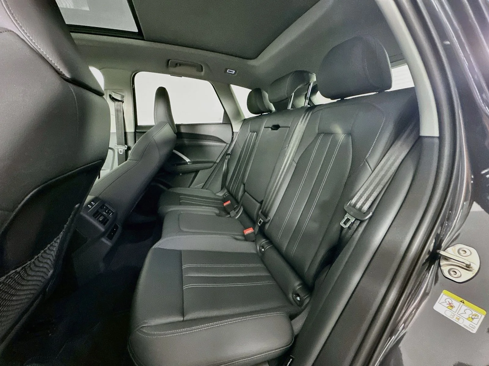 Used 2025 Tambora Gray Metallic Audi 2.0T Premium Plus Adaptive Cruise Vented Seats image 22