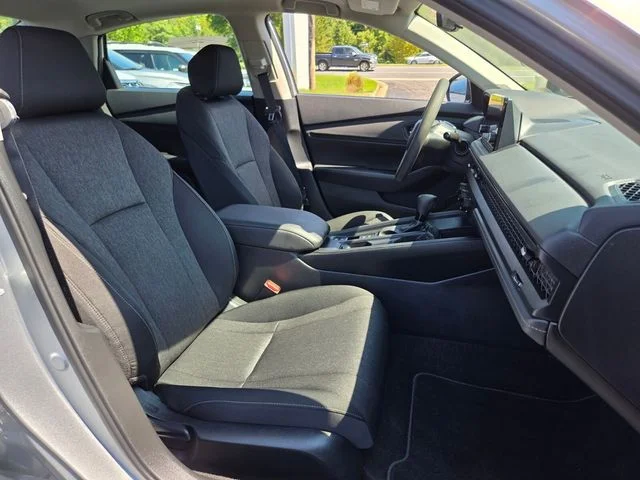Used 2024 Silver Honda EX image 21