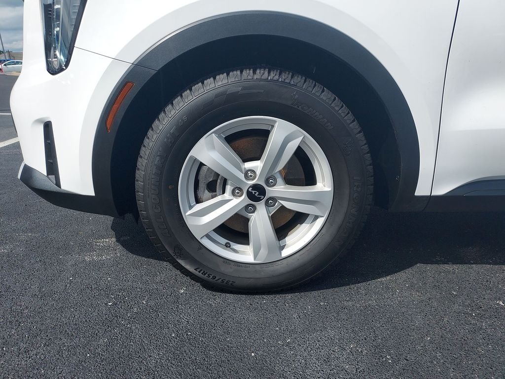 Used 2024 White Kia LX image 10