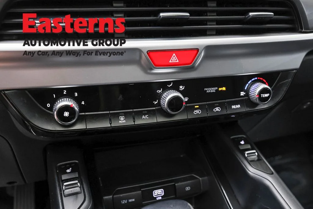 Used 2020 White Kia S image 20