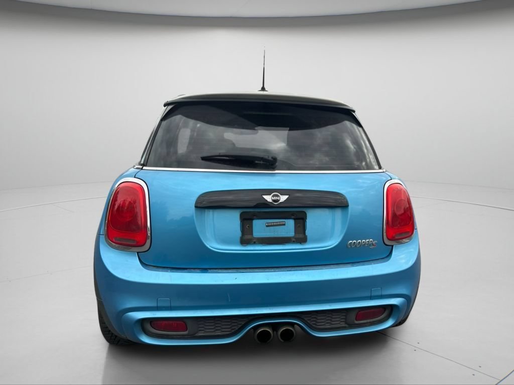 Used 2016 Electric Blue Metallic MINI Base image 5