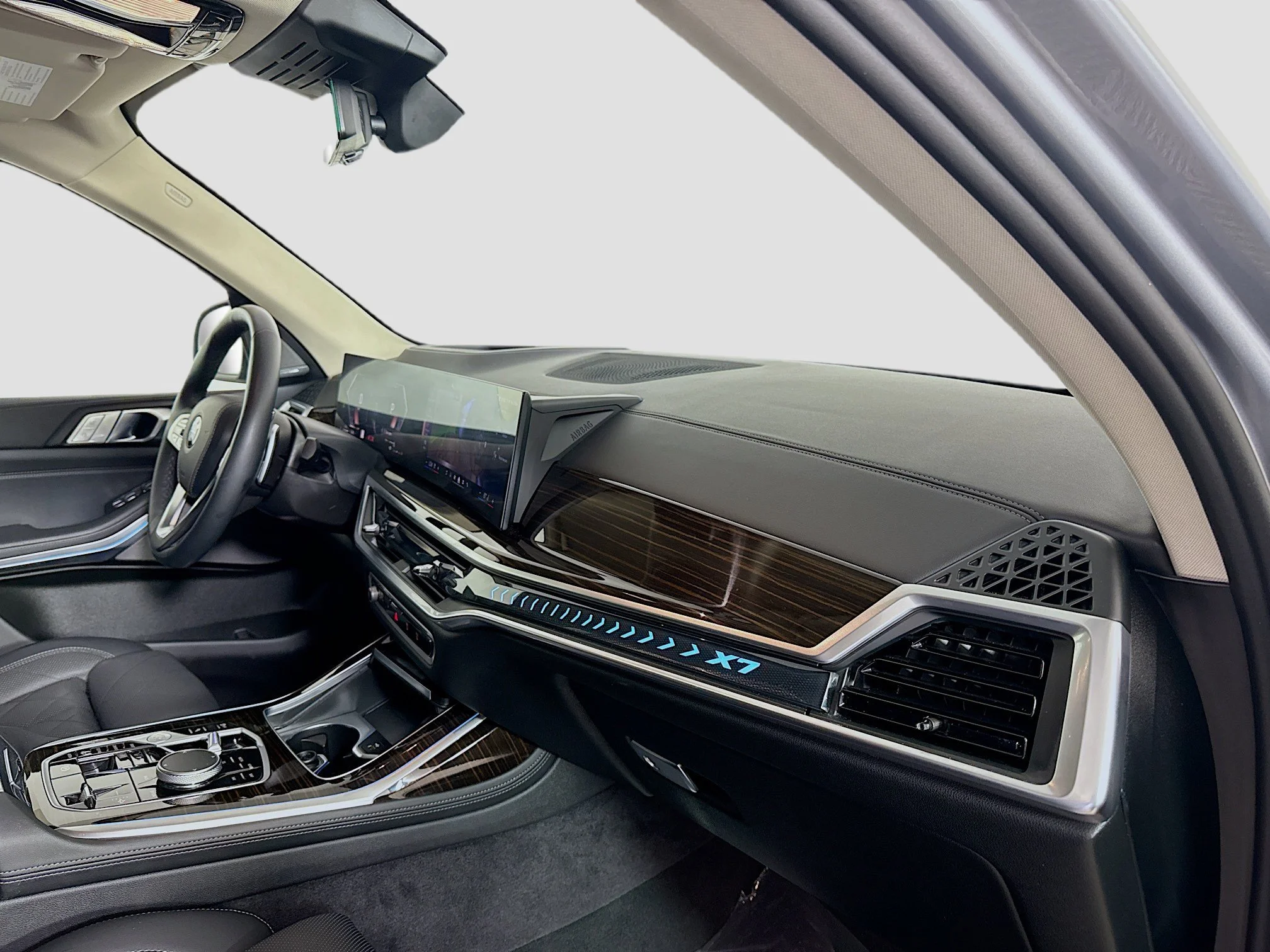 Used 2026 Skyscraper Gray Metallic BMW xDrive40i image 26