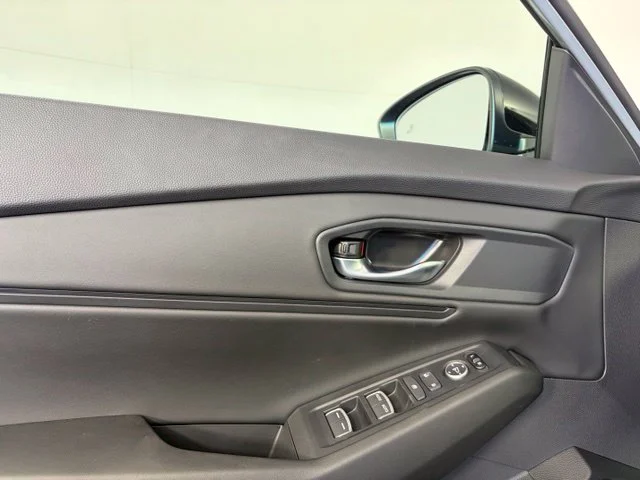 New 2026 Urban Gray Pearl Honda SE image 16