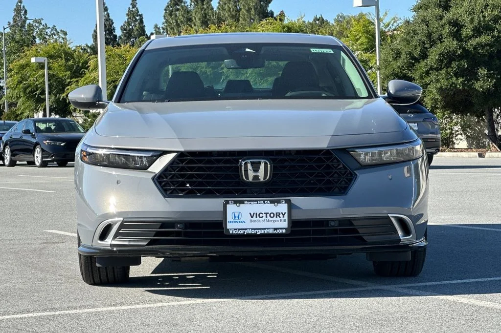 New 2026 Urban Gray Pearl Honda Touring image 9