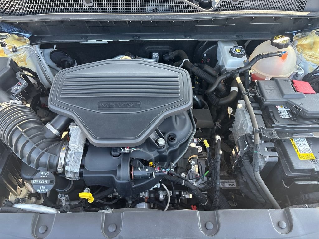 Used 2020 White Chevrolet LT image 13