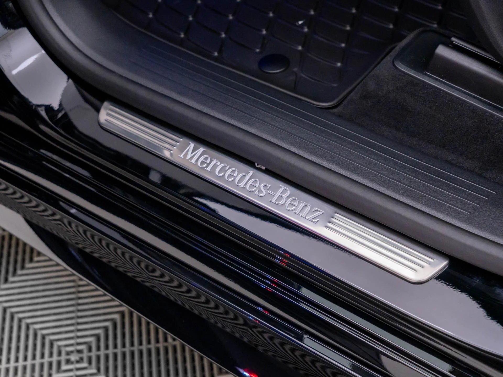 New 2026 Black Mercedes-Benz GLE 450 image 16