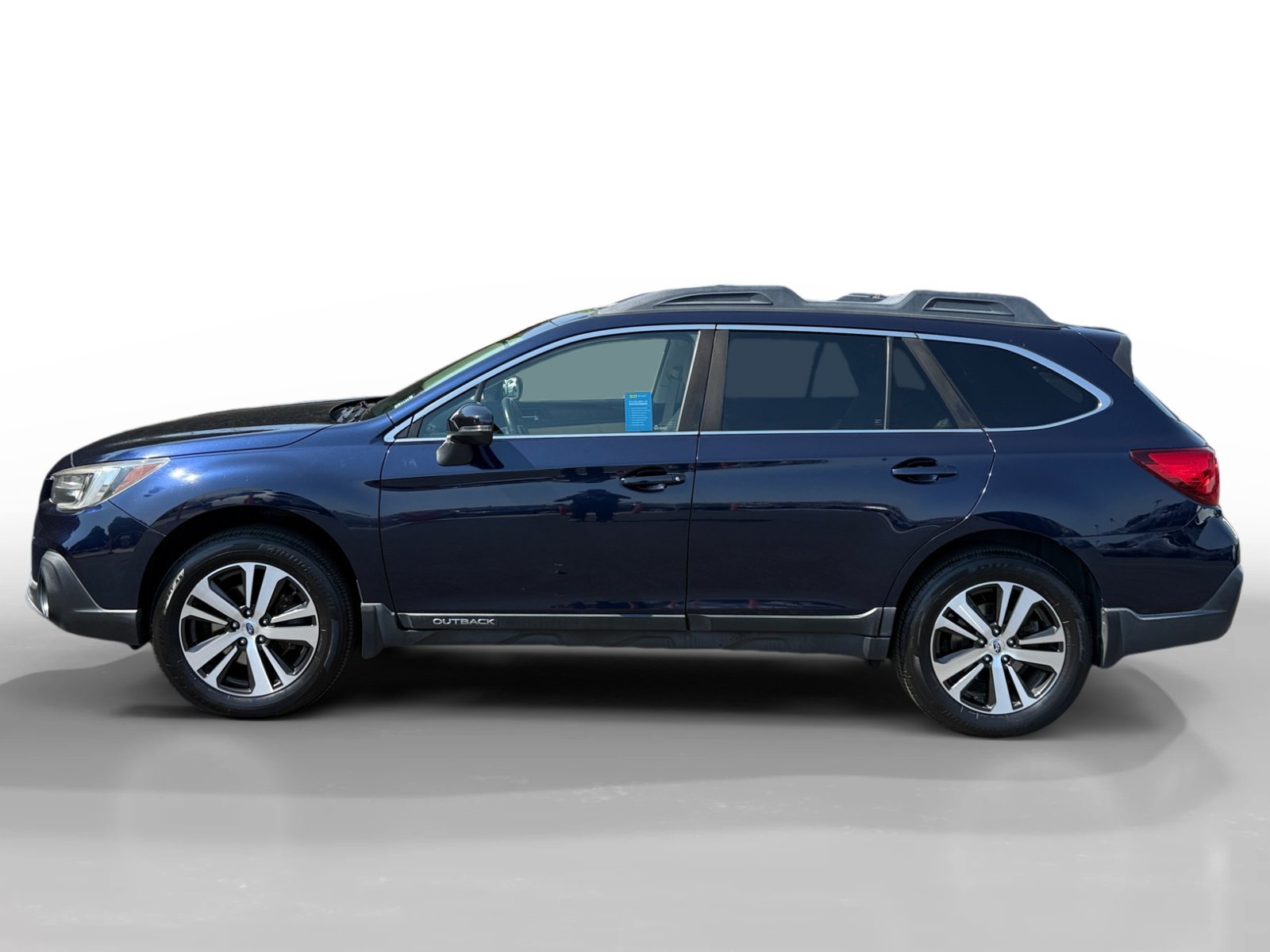 Used 2018 Dark Blue Pearl Subaru 2.5i image 2