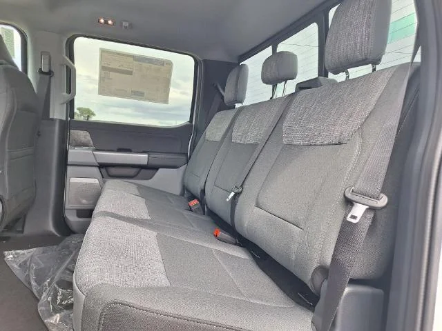 New 2026 Oxford White Ford F-250® XLT image 10