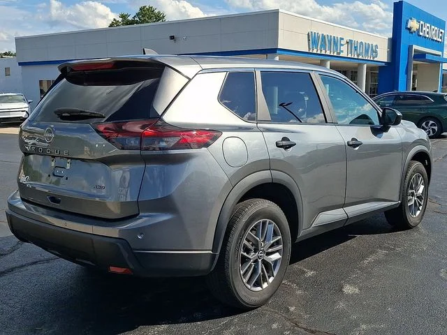 Used 2024 Gray Nissan S image 6