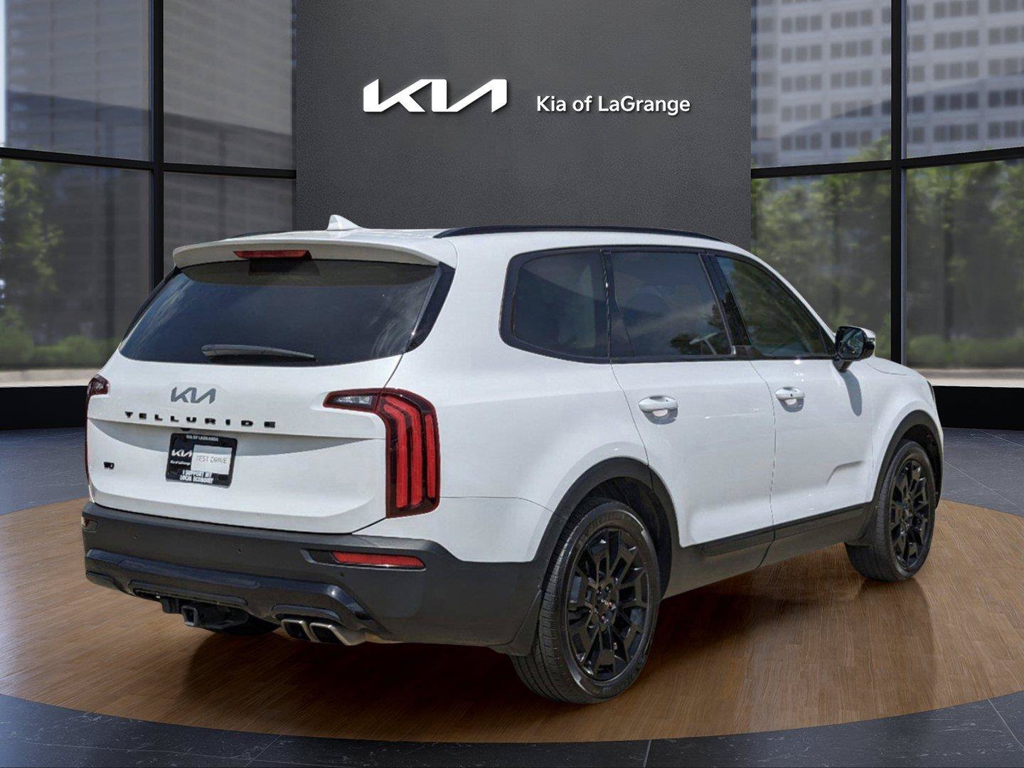 Used 2022 Glacial White Pearl Kia SX image 5