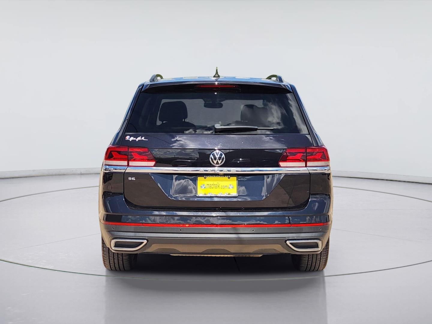 2021 Volkswagen Atlas photo 6 of 32