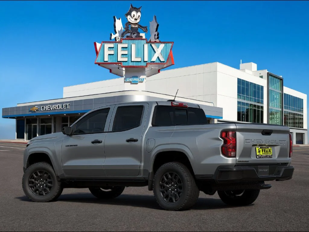 2026 Chevrolet Colorado Work Truck - Photo 2