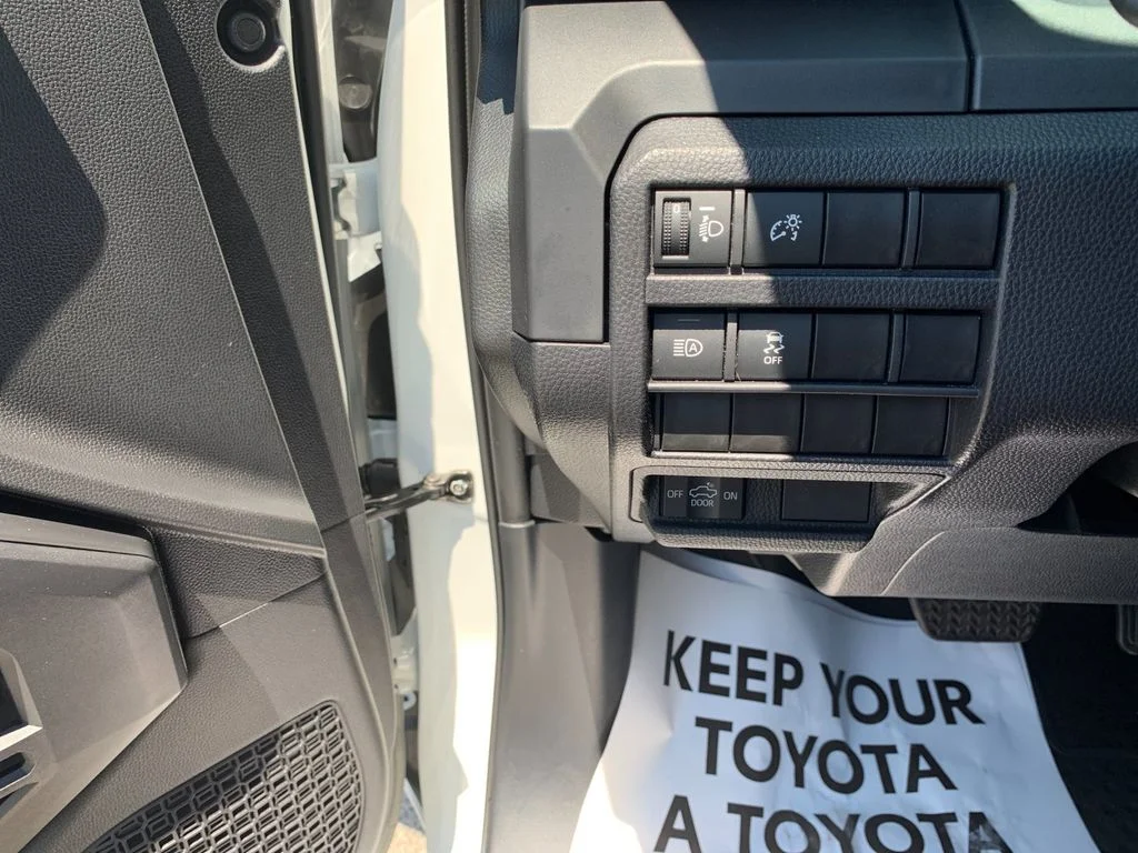 Used 2025 White Toyota SR image 30