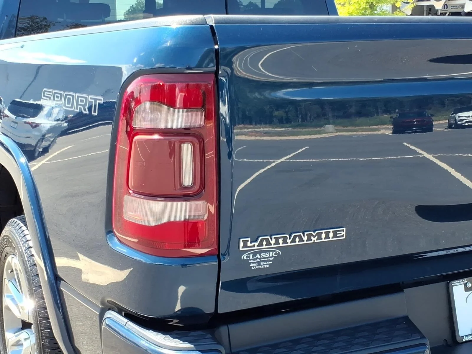 Used 2021 Patriot Blue Pearlcoat Ram Laramie image 18