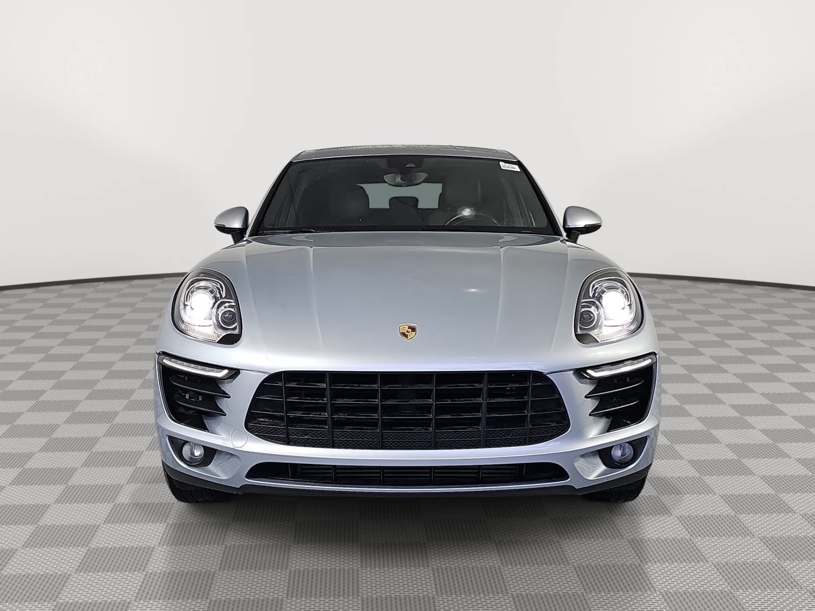 Used 2018 Silver Porsche  image 3