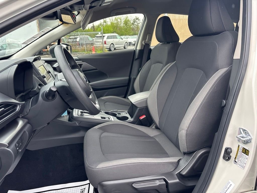 Used 2024 White Subaru Base image 17